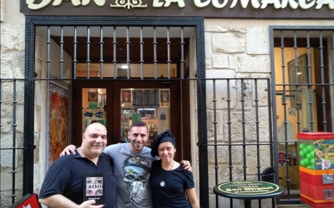 MIRADAS. CAPÍTULO 3, PÁGINA 23