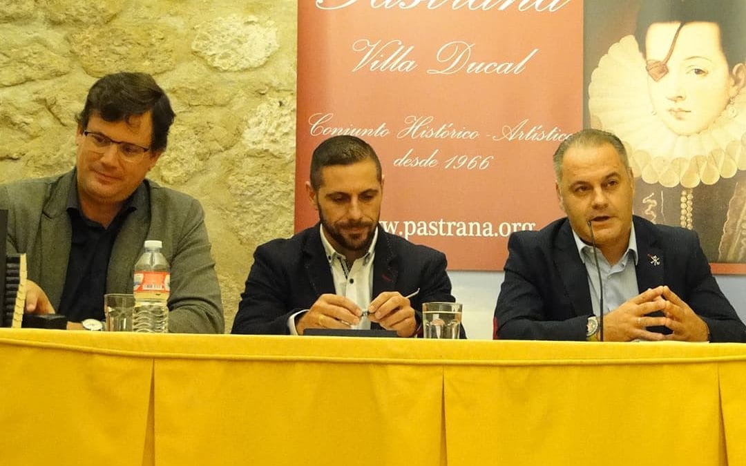 PRESENTACIÓN Y FIRMA EN PASTRANA DE LA NOVELA MIRADAS