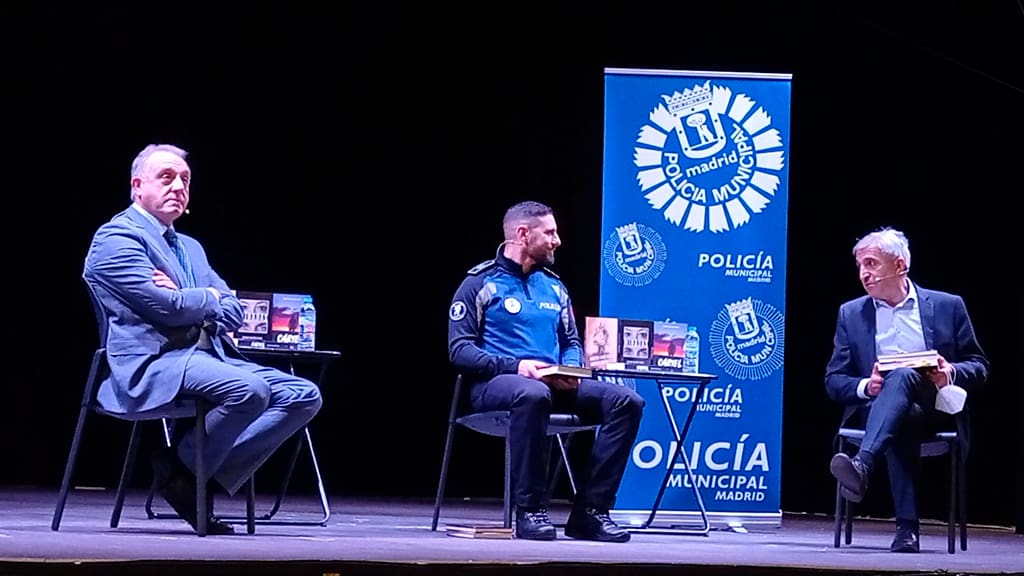 PRESENTACIÓN DE CARIEL AL CUERPO DE LA POLICÍA MUNICIPAL DE MADRID